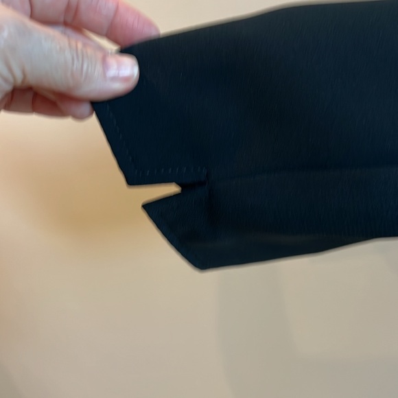 Gorgeous Tahari Navy Skirt Suit Gold Buttons Back Slit Size 8 - Picture 6 of 6